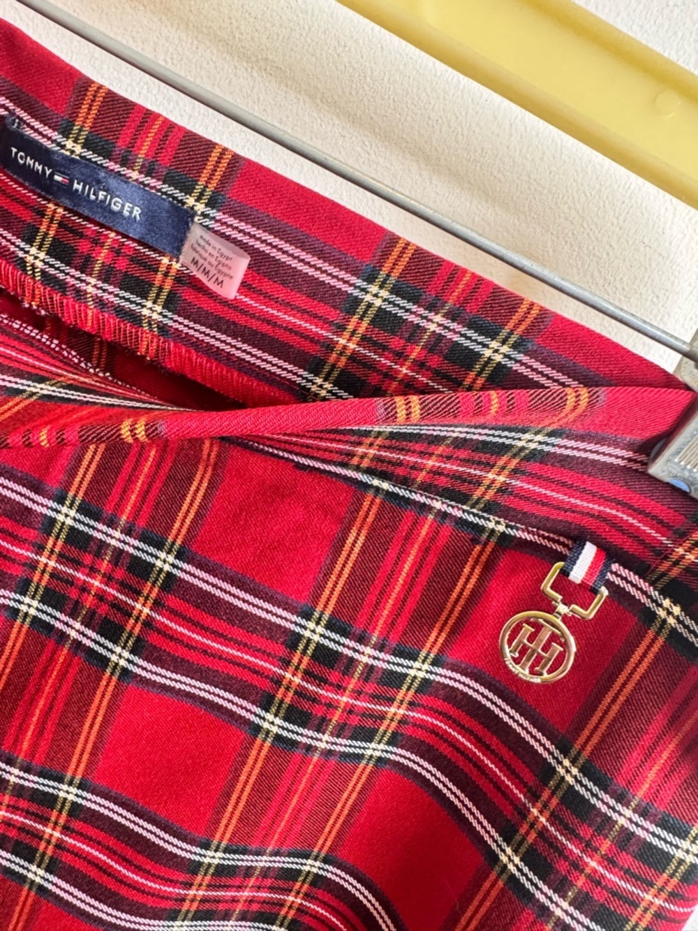 Tommy Hilfiger Red Plaid Cropped Women's Pants - Picture 3 of 3